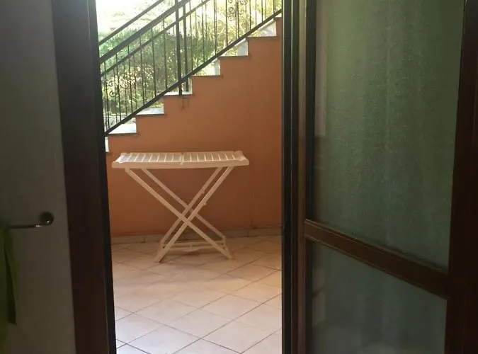 La Casa Sotto La Torre Antica Дом отдыха *