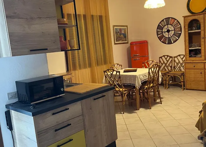 度假居 La Casa Sotto La Torre Antica 奇亚